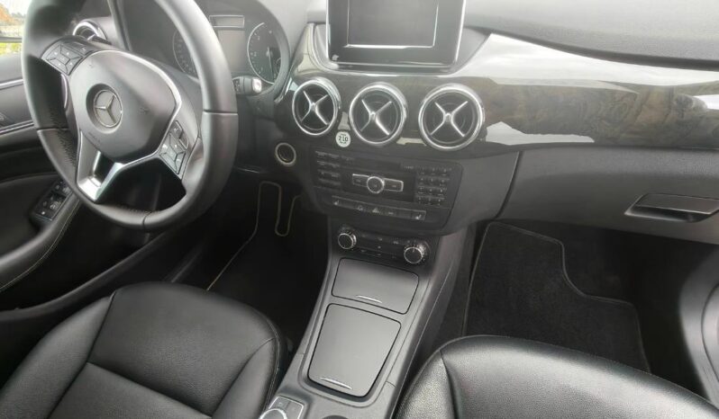 
								Mercedes Benz W246 full									