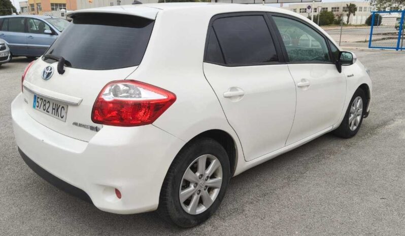 
								Toyota Auris Hybrid full									