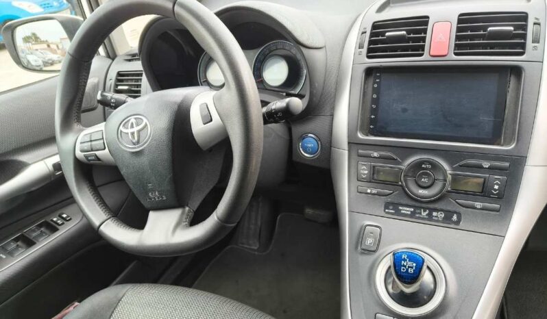 
								Toyota Auris Hybrid full									