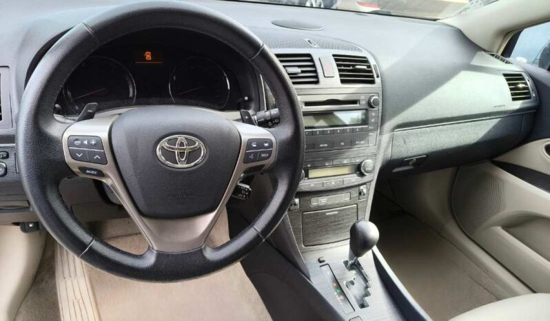 
								Toyota Avensis full									