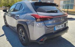 
										Lexus UX250 Hybrid full									