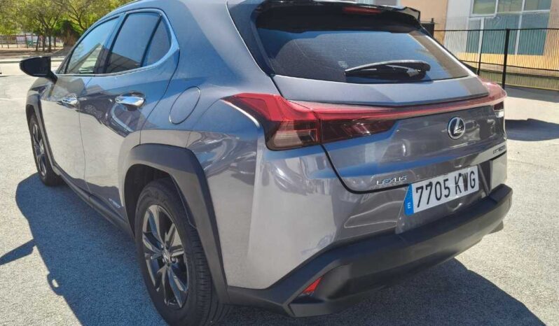 
								Lexus UX250 Hybrid full									