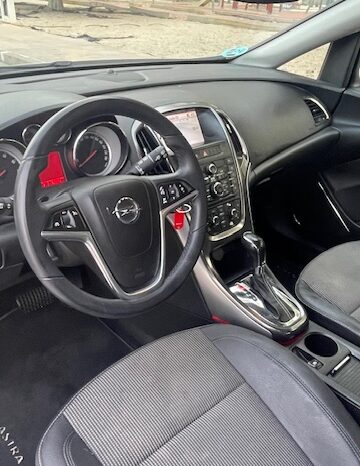 
								Opel Astra 2010 full									