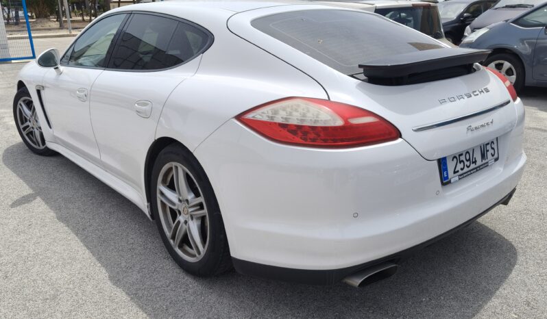 
								PORSCHE PANAMERA 4 full									