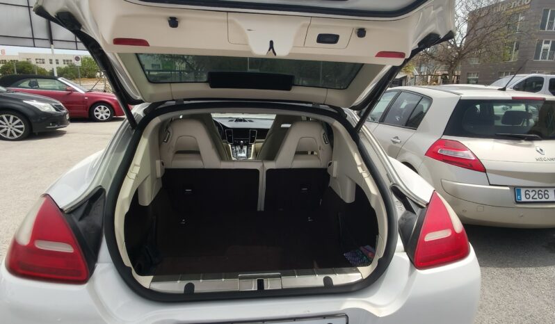 
								PORSCHE PANAMERA 4 full									