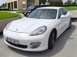 PORSCHE PANAMERA 4