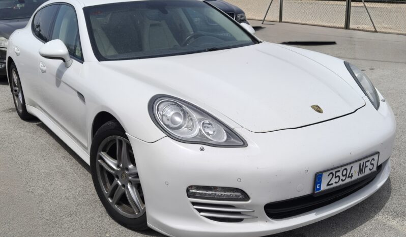 
								PORSCHE PANAMERA 4 full									