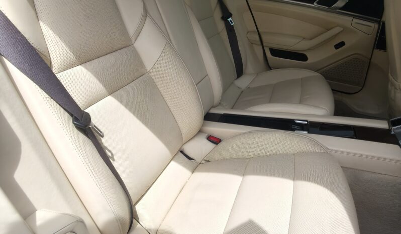 
								PORSCHE PANAMERA 4 full									