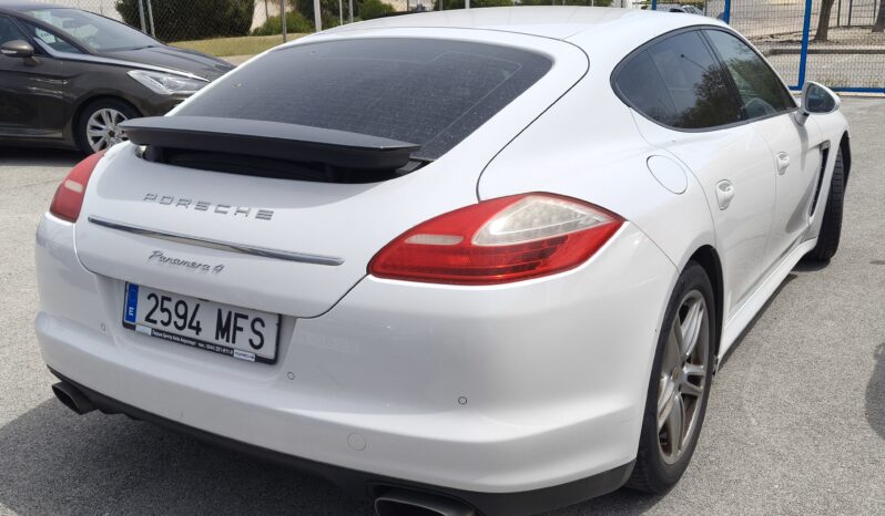 
								PORSCHE PANAMERA 4 full									