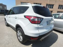 
										Ford Kuga AWD full									