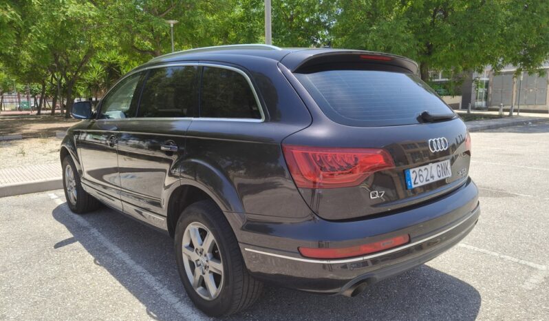 
								Audi Q7 full									