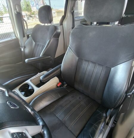 
								Lancia Voyager 2.8 CRD full									