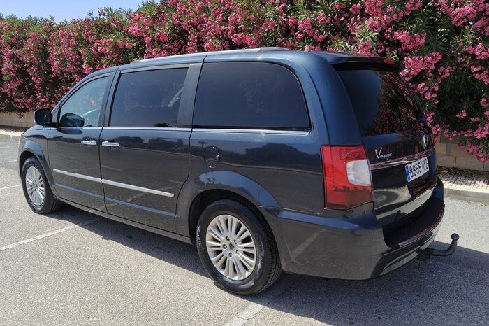 
								Lancia Voyager 2.8 CRD full									