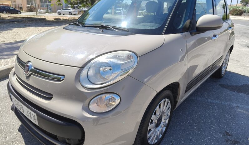 
								FIAT 500L full									