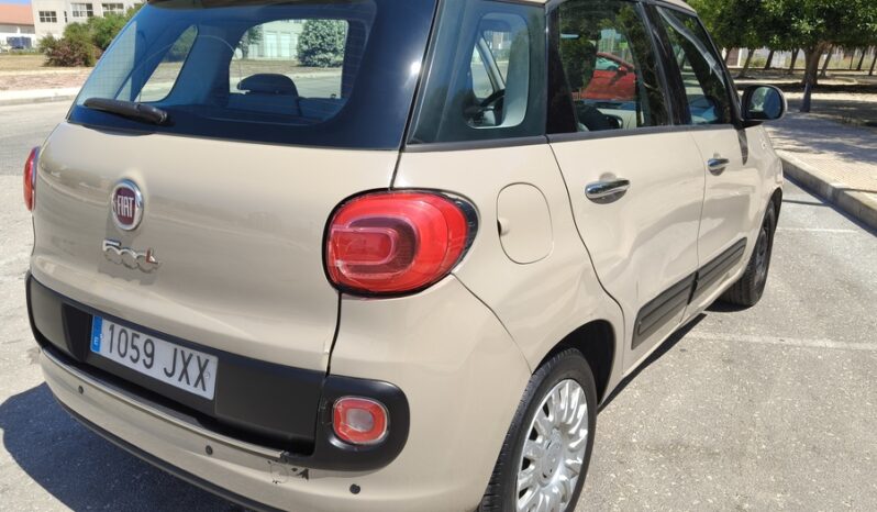 
								FIAT 500L full									