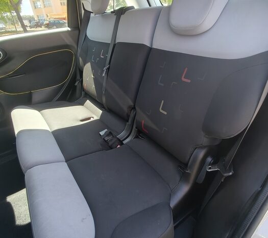 
								FIAT 500L full									