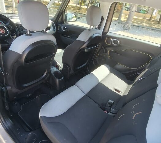 
								FIAT 500L full									