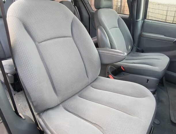 
								CHRYSLER Grand Voyager 2.8CRD LX full									