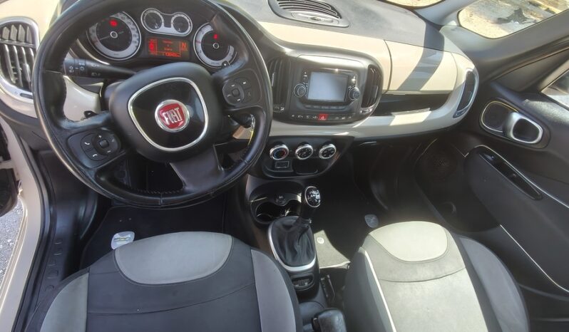 
								FIAT 500L full									