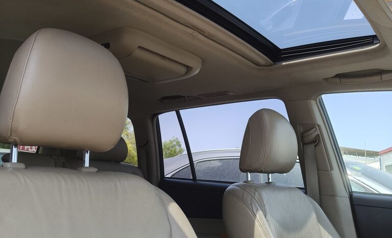 
								Toyota Highlander Hybrid Limited full									
