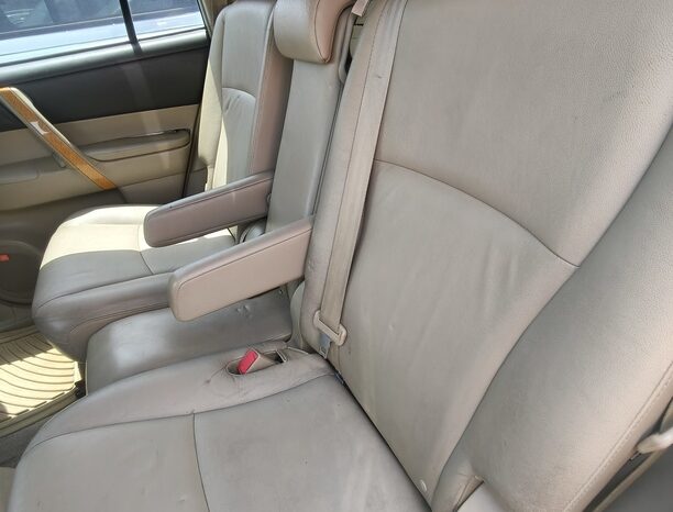 
								Toyota Highlander Hybrid Limited full									
