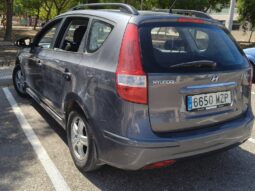 
										Hyundai i30 CW Blue 1.6 CRDi 2011 full									