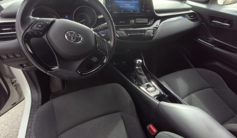
								TOYOTA C-HR full									