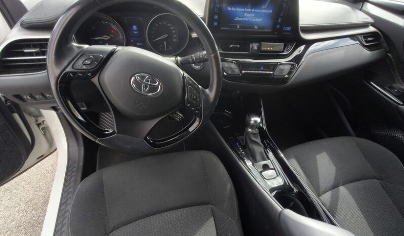 
								TOYOTA C-HR full									