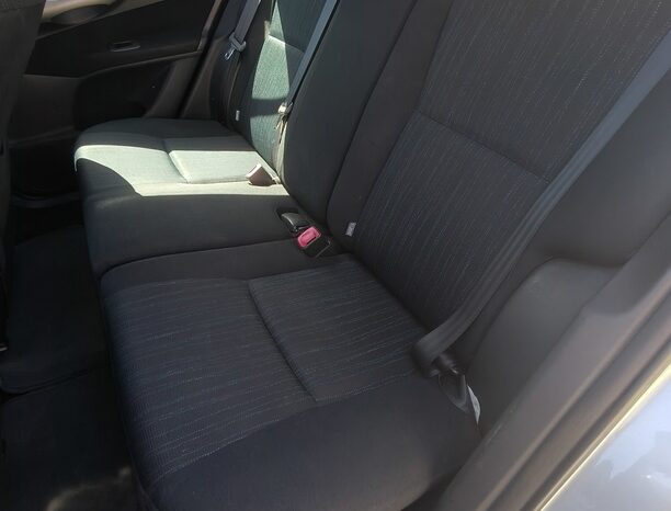 
								TOYOTA AURIS full									