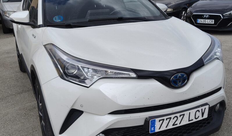 
								TOYOTA C-HR full									