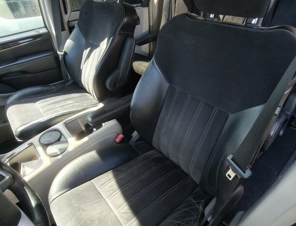 
								LANCIA VOYAGER full									