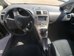 
										TOYOTA AURIS full									