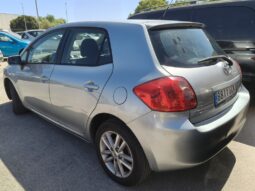 
										TOYOTA AURIS full									
