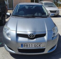 
										TOYOTA AURIS full									