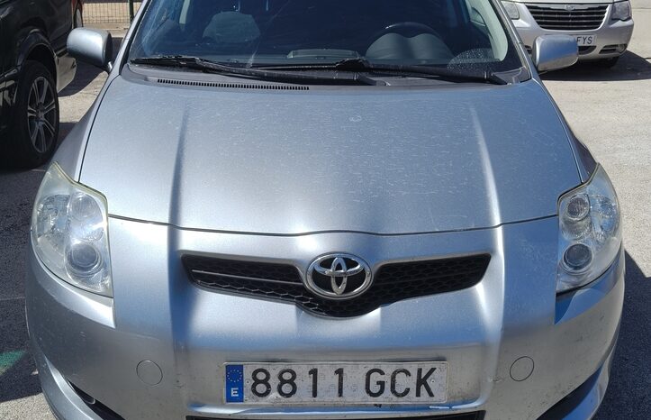 
								TOYOTA AURIS full									