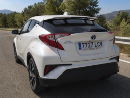 
										TOYOTA C-HR full									