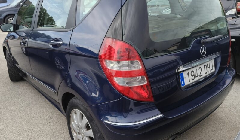 
								MERCEDES-BENZ A180 full									