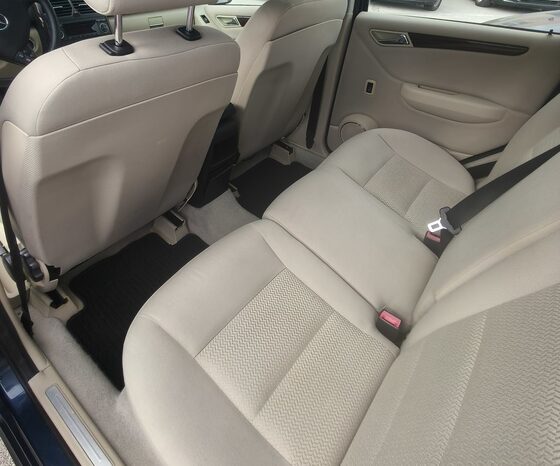 
								MERCEDES-BENZ A180 full									