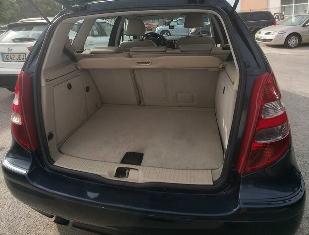 
								MERCEDES-BENZ A180 full									