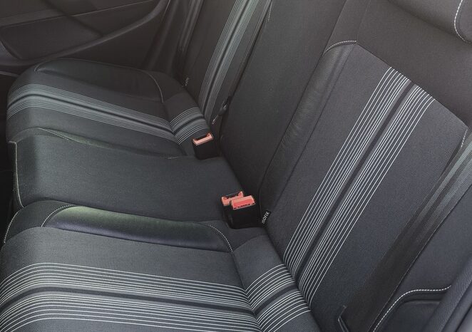 
								VOLKSWAGEN POLO full									