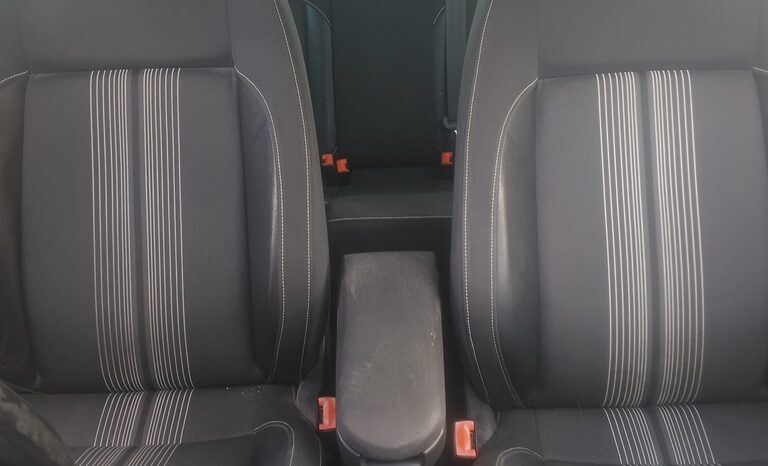 
								VOLKSWAGEN POLO full									